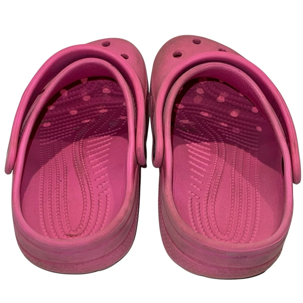 Crocs Hot Pink Kids J2 - Used - Wear On‎ Heels